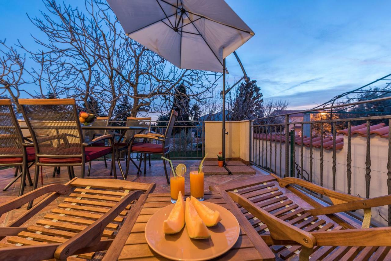 Holiday House Lavanda วรซี ภายนอก รูปภาพ