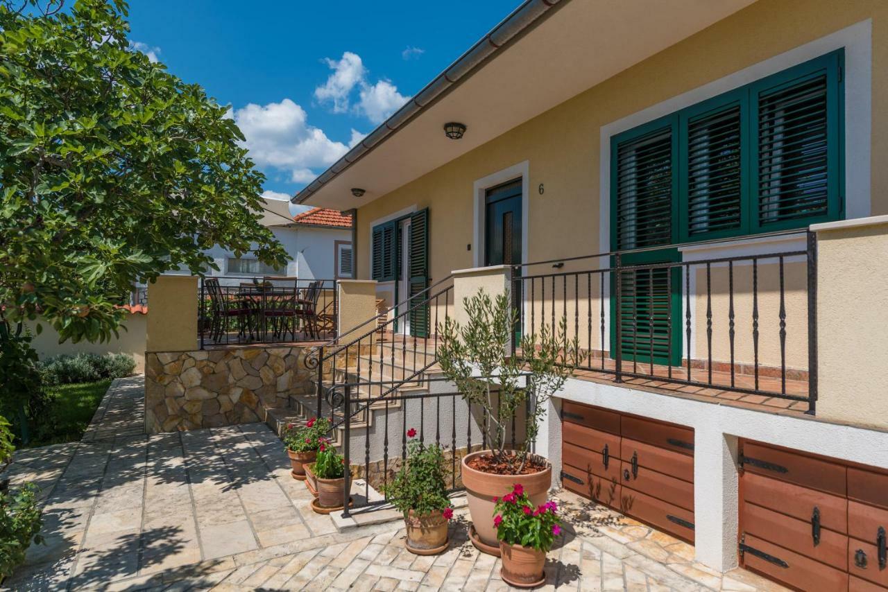Holiday House Lavanda วรซี ภายนอก รูปภาพ